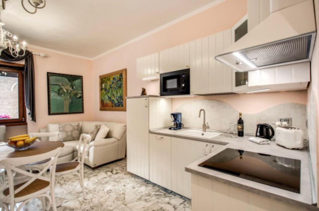 La Dolce Of Via Veneto - Prestigious With Wonderful Terrace In The Historic Center Appartement Rome